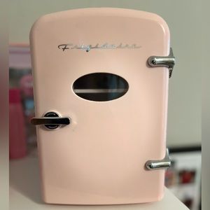 Mini skincare fridge